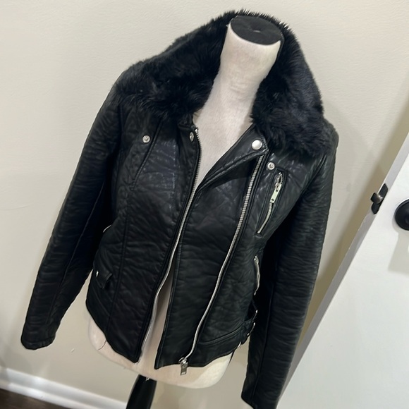 Zara Jackets & Blazers - Zara Black Moto Faux Leather with Faux Fur Collar Size Small